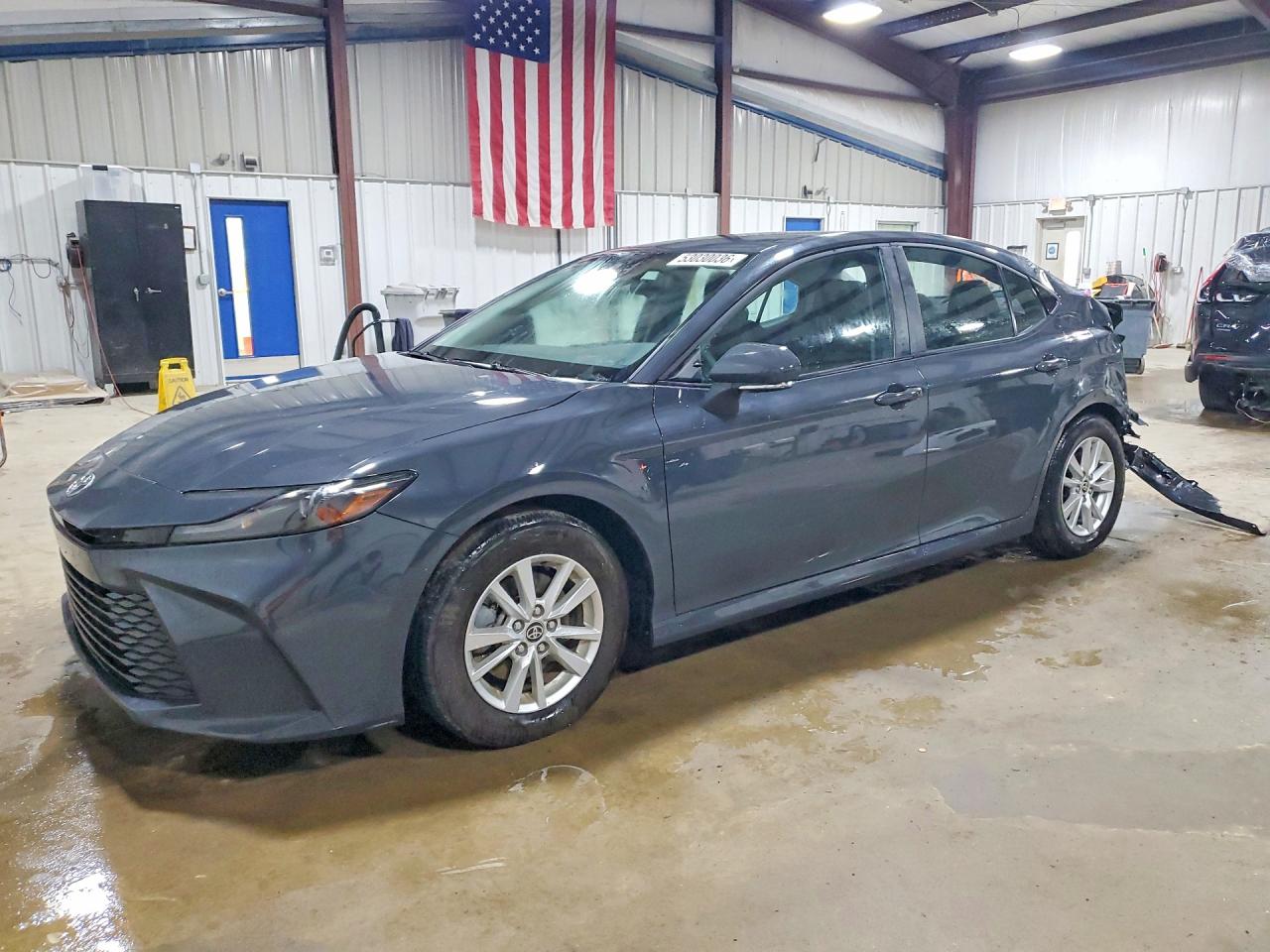 Salvage Toyota Camry Image