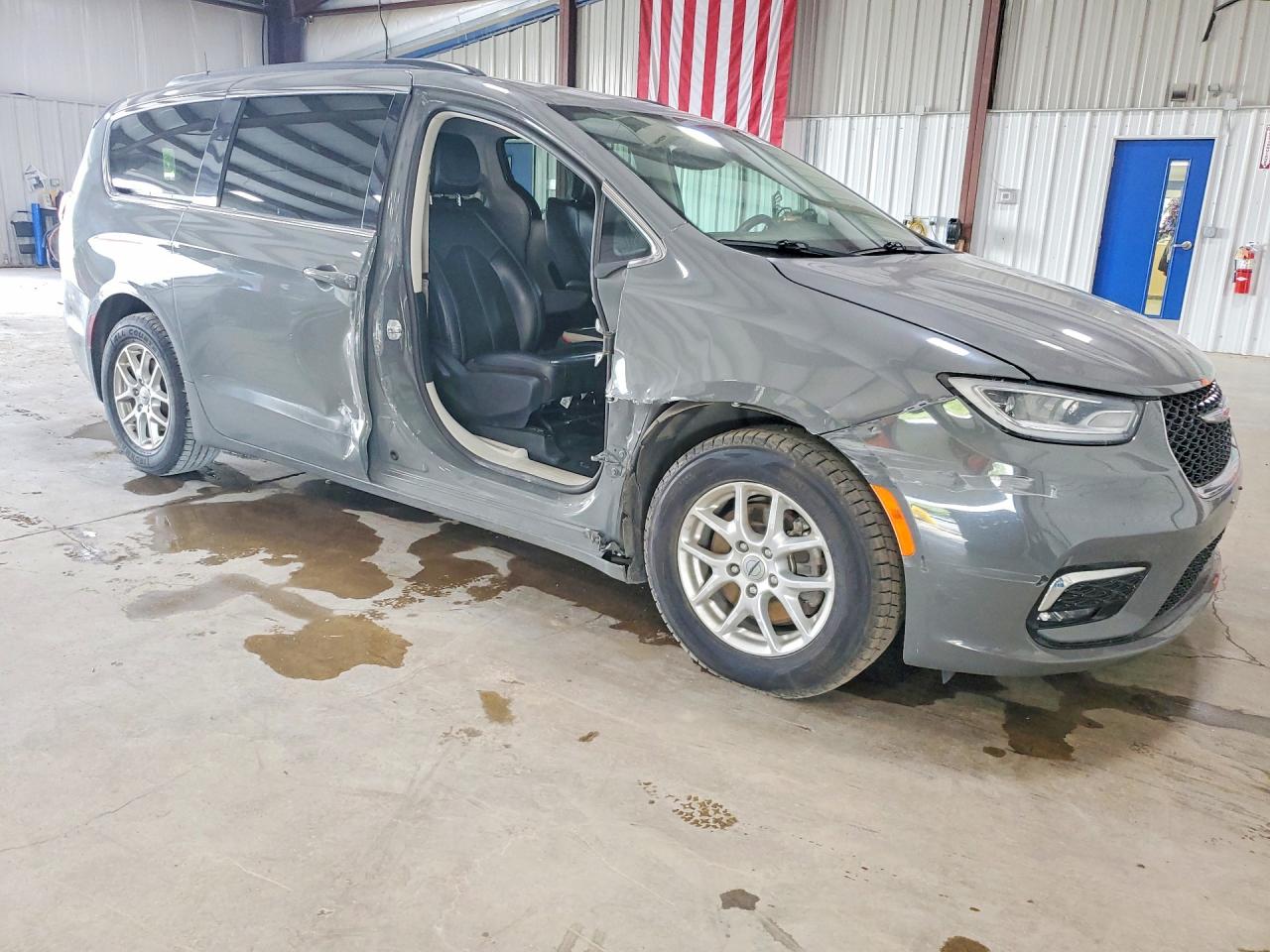 Chrysler Pacifica Touring L