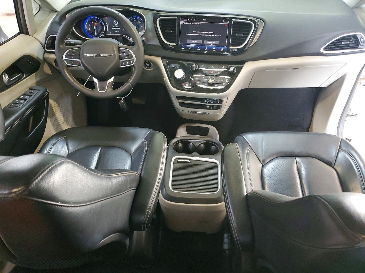 Chrysler Pacifica Touring L