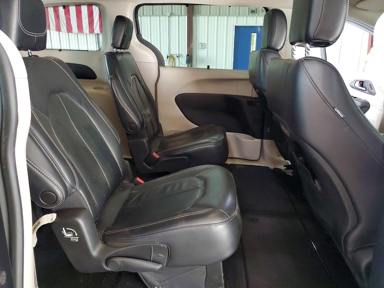 Chrysler Pacifica Touring L