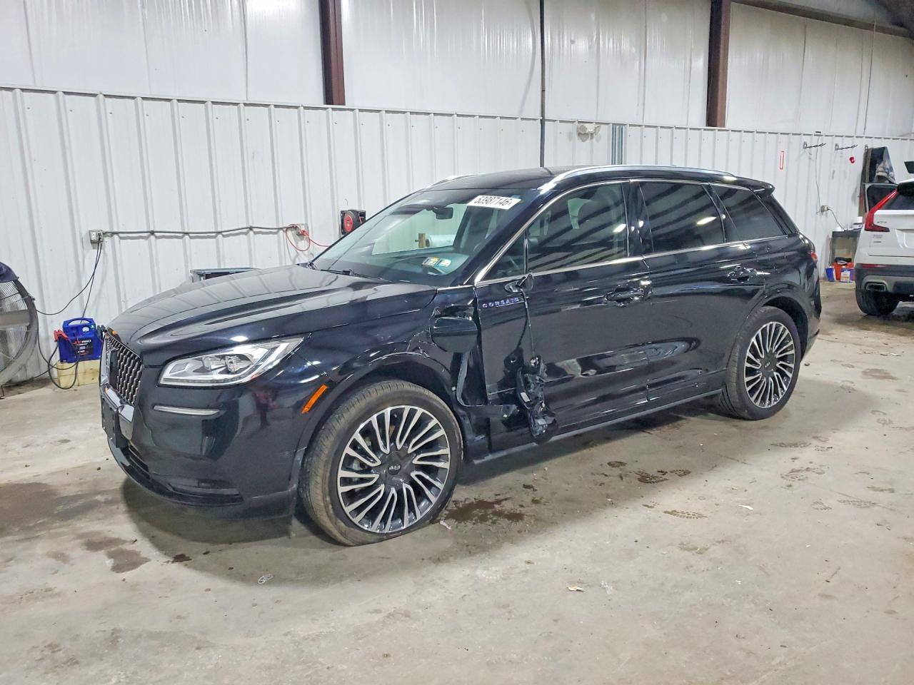 Salvage Lincoln Corsair Image