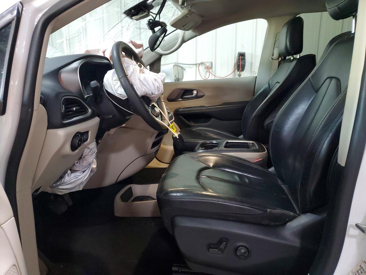 Chrysler Pacifica Touring L