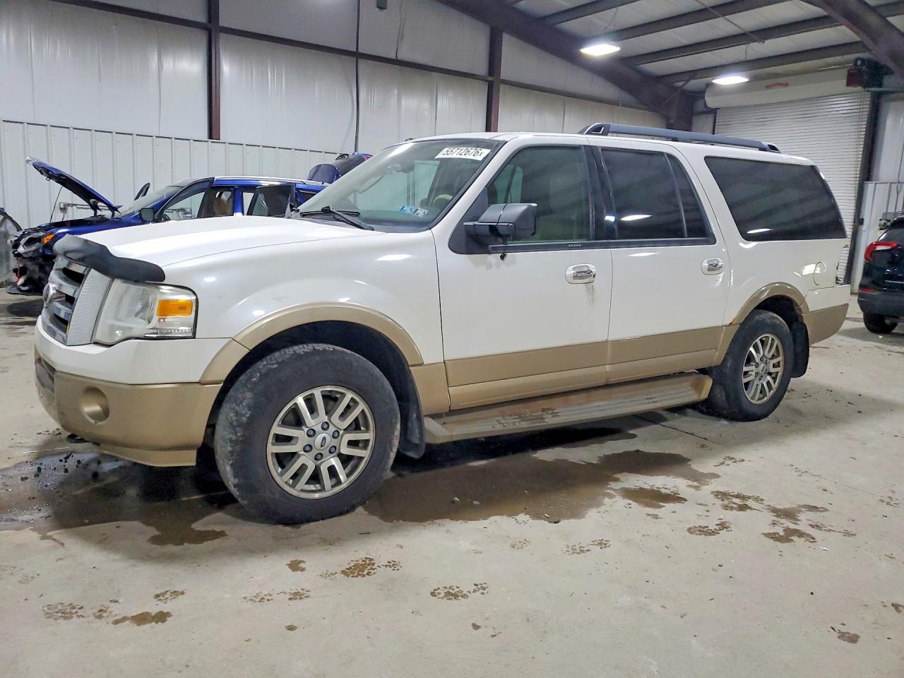 Salvage Ford Expedition Image