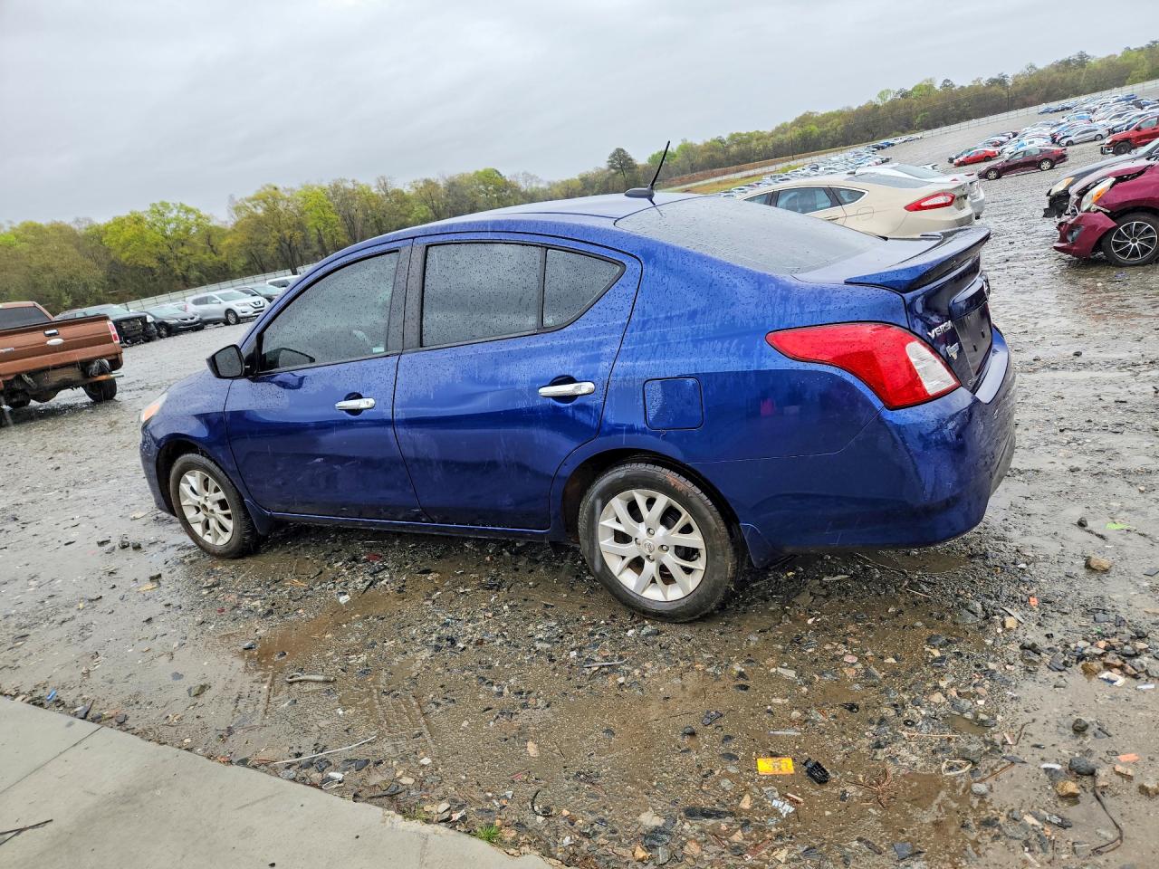 Nissan Versa Sv