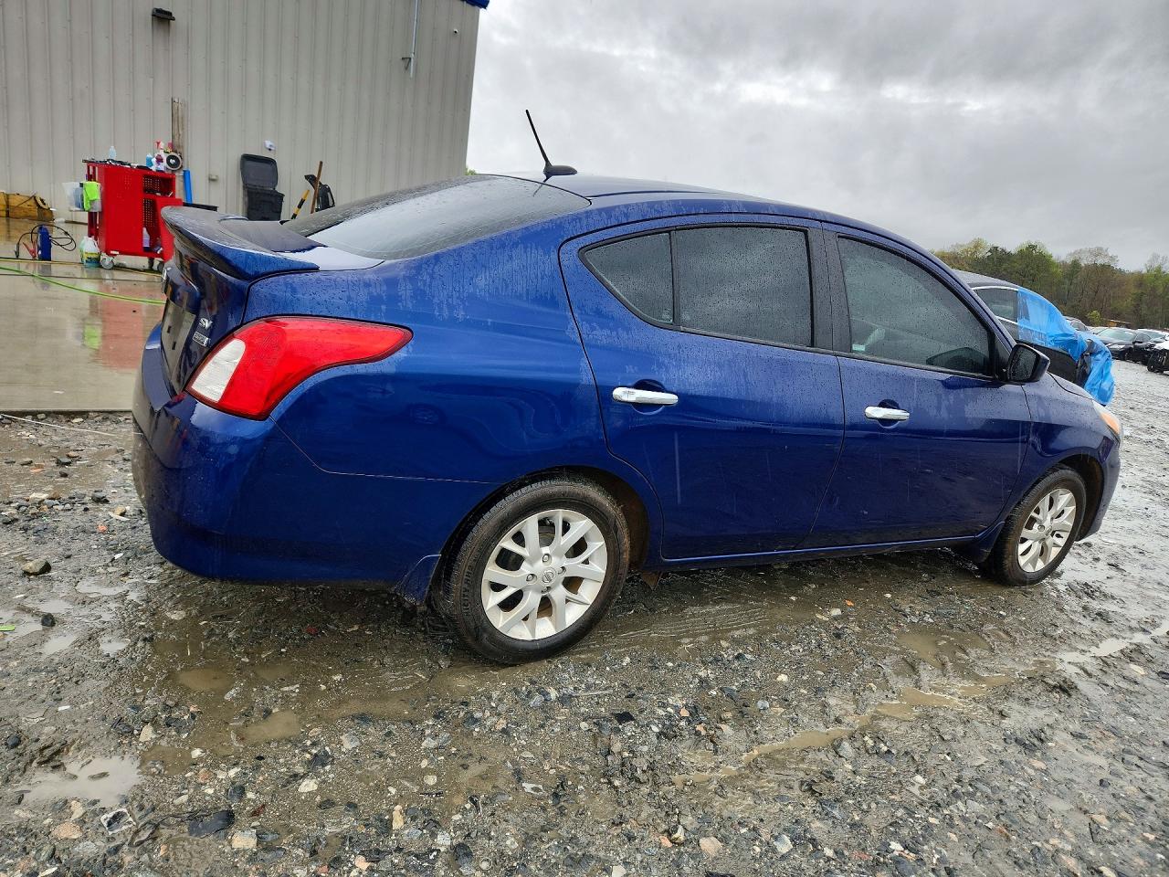 Nissan Versa Sv