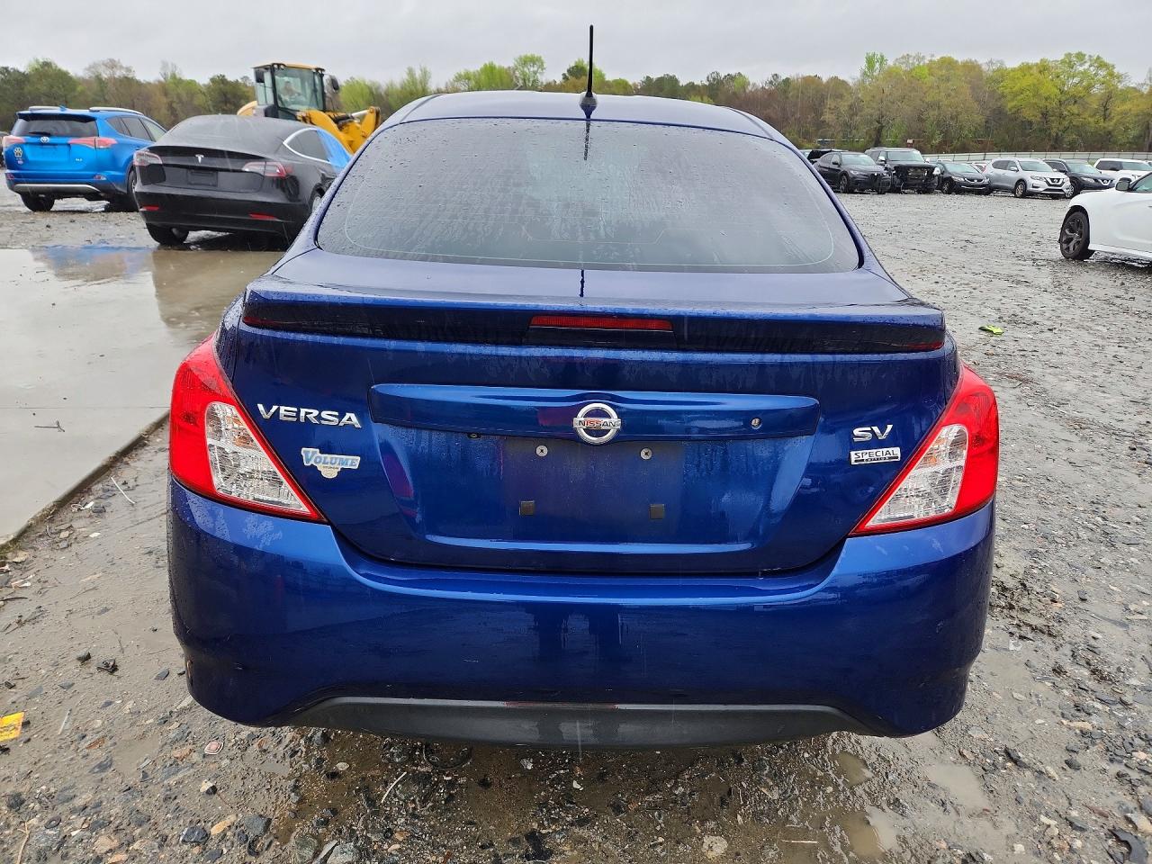 Nissan Versa Sv
