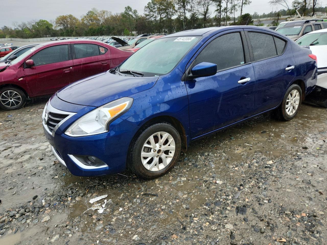 Salvage Nissan Versa Image
