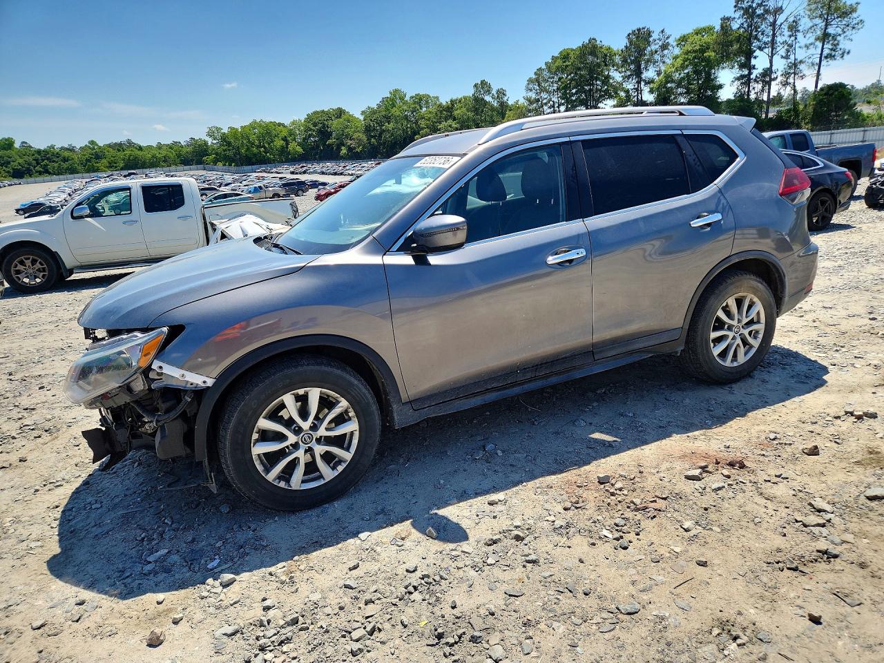 Salvage Nissan Rogue Image