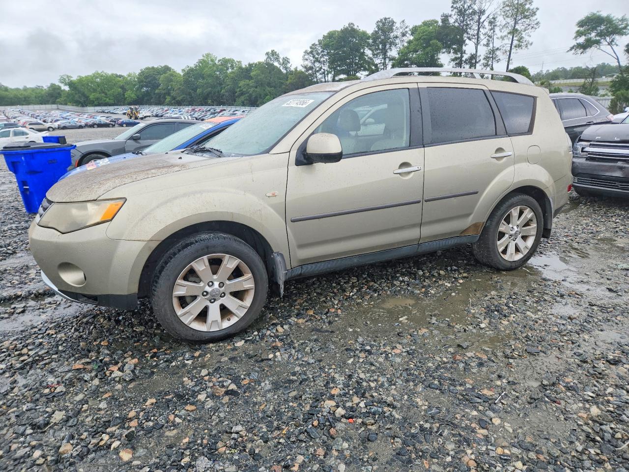 Salvage Mitsubishi Outlander Image