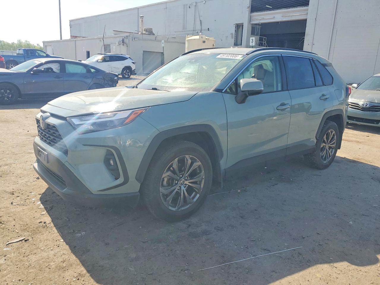 Salvage Toyota RAV4 Image