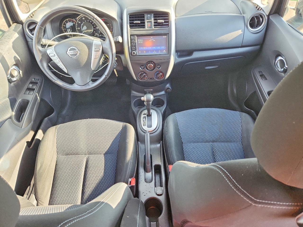 Nissan Versa Sv