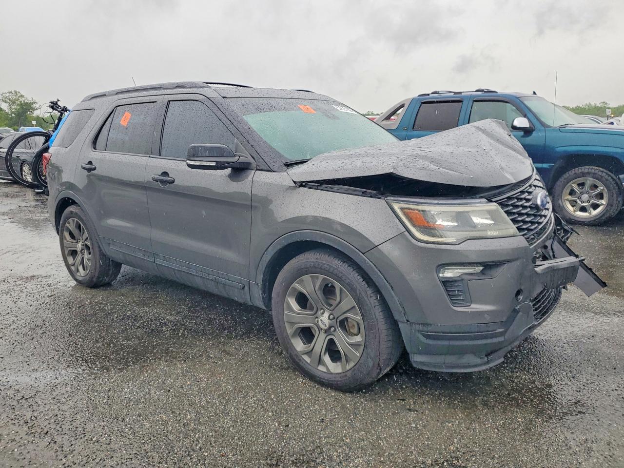 Ford Explorer Sport