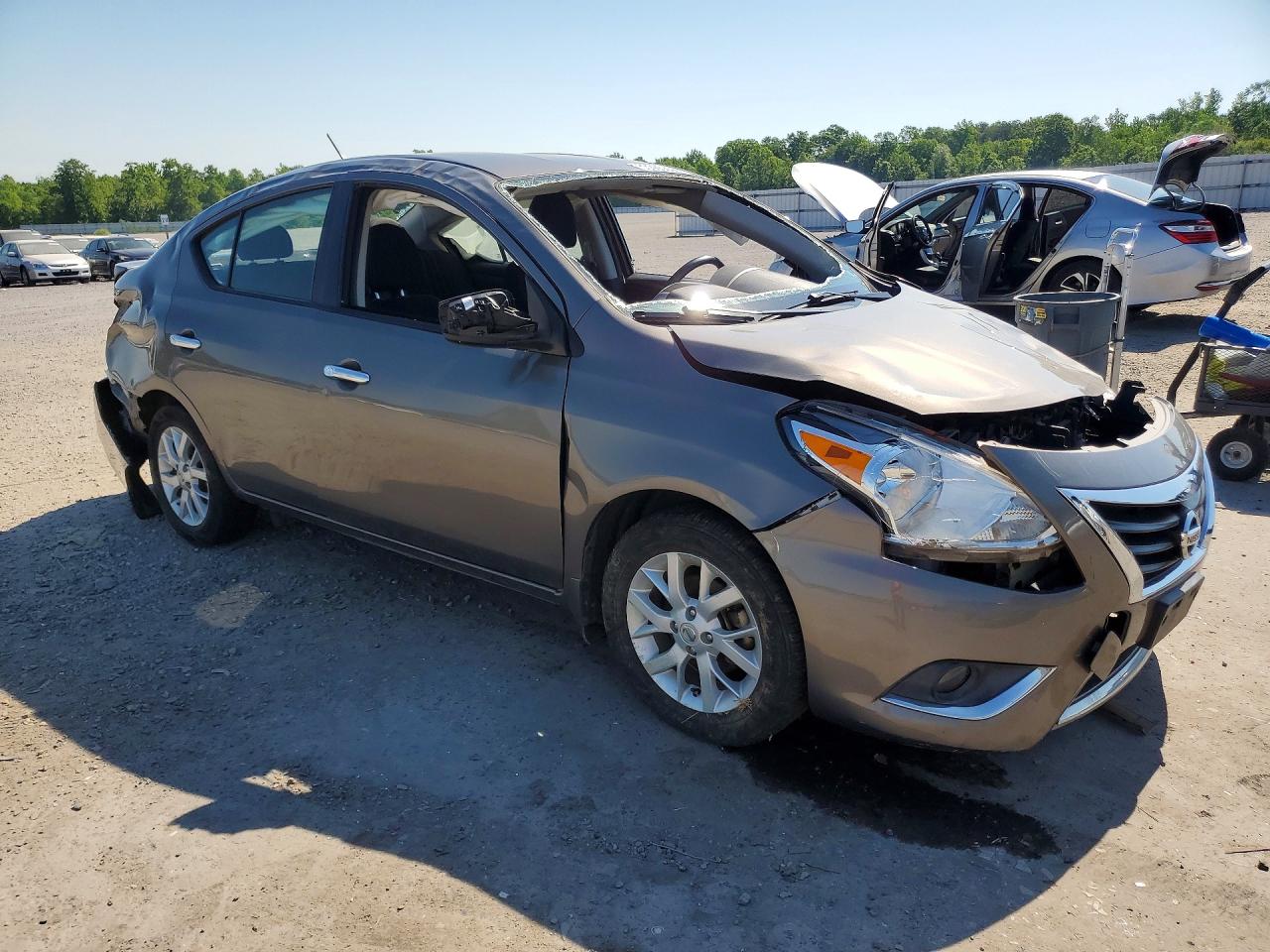 Nissan Versa 1.6 S