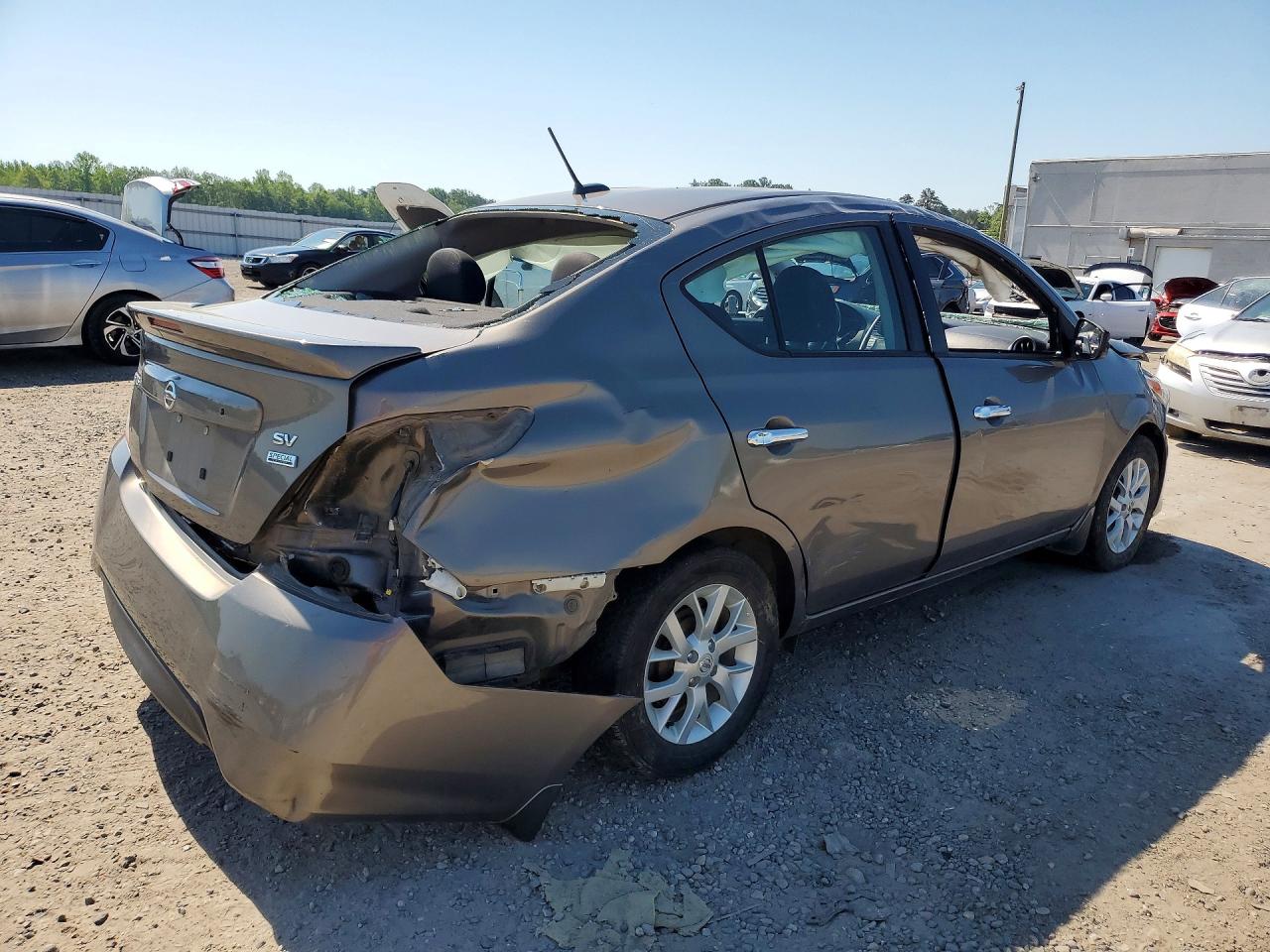 Nissan Versa 1.6 S