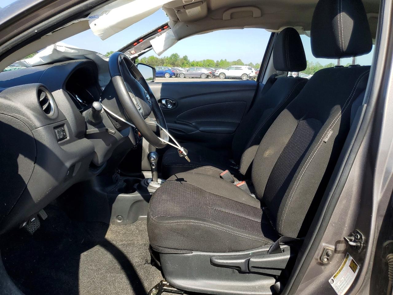 Nissan Versa 1.6 S