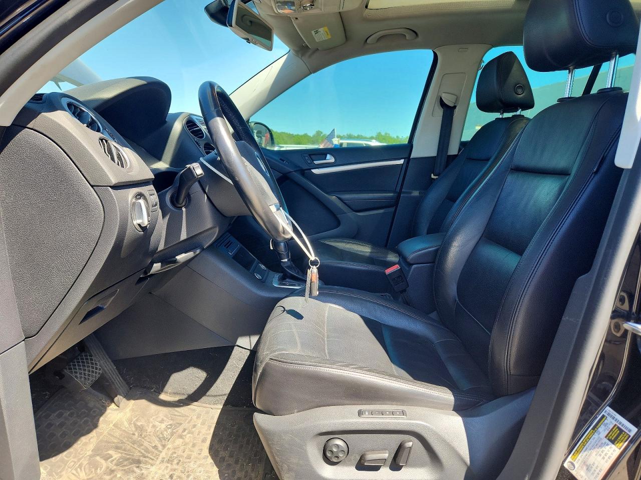 Volkswagen Tiguan S