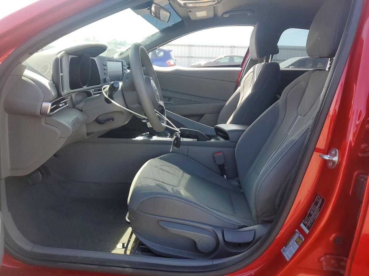 Hyundai ELANTRA Sel