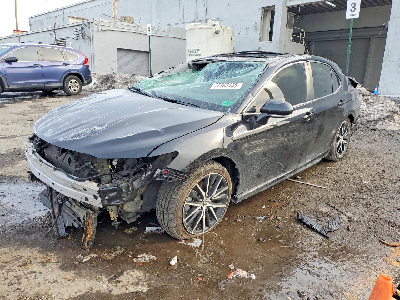 Salvage Toyota Camry Image