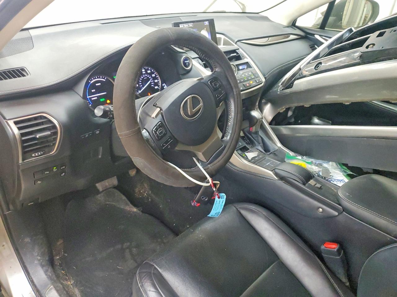 Lexus NX Base