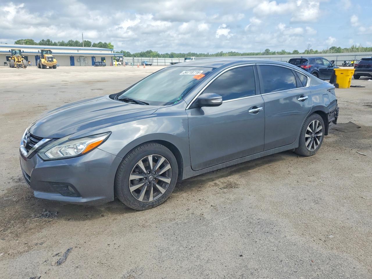 Salvage Nissan Altima Image