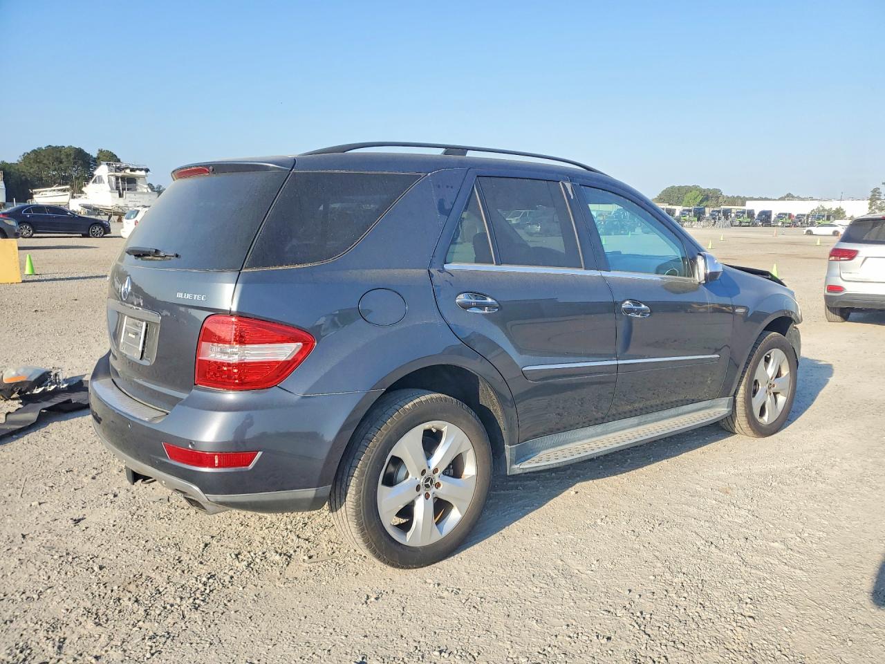Mercedes-Benz M-Class 350 Bluetec