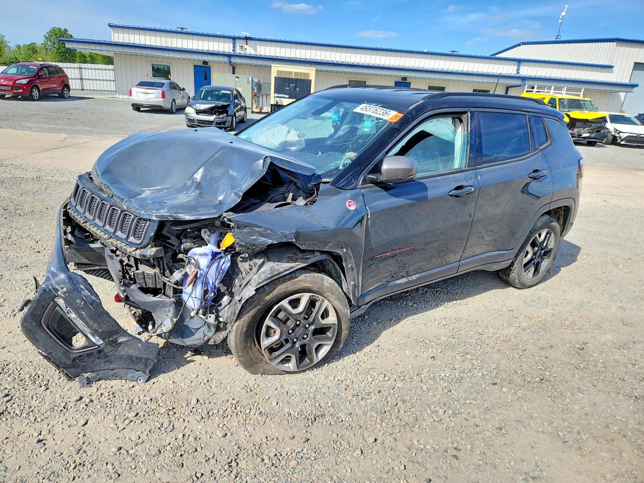 Salvage Jeep Compass Image