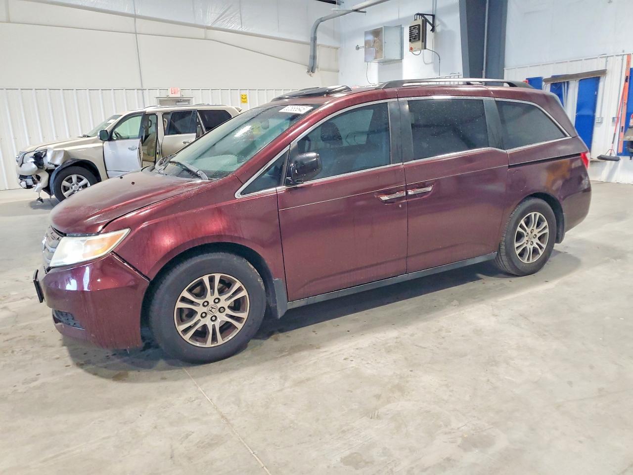 Salvage Honda Odyssey Image