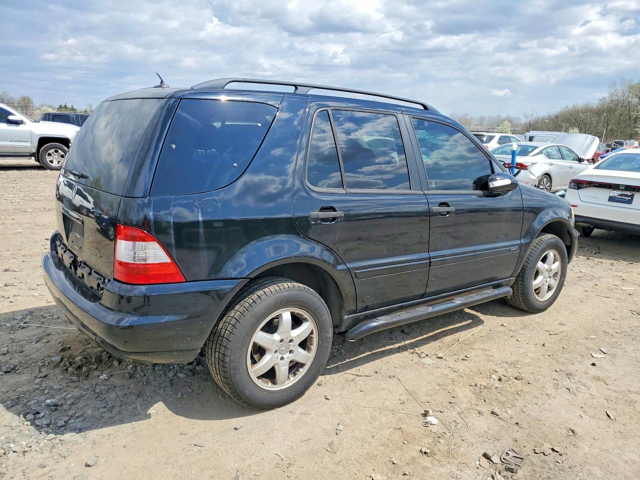 Mercedes-Benz M-Class 350