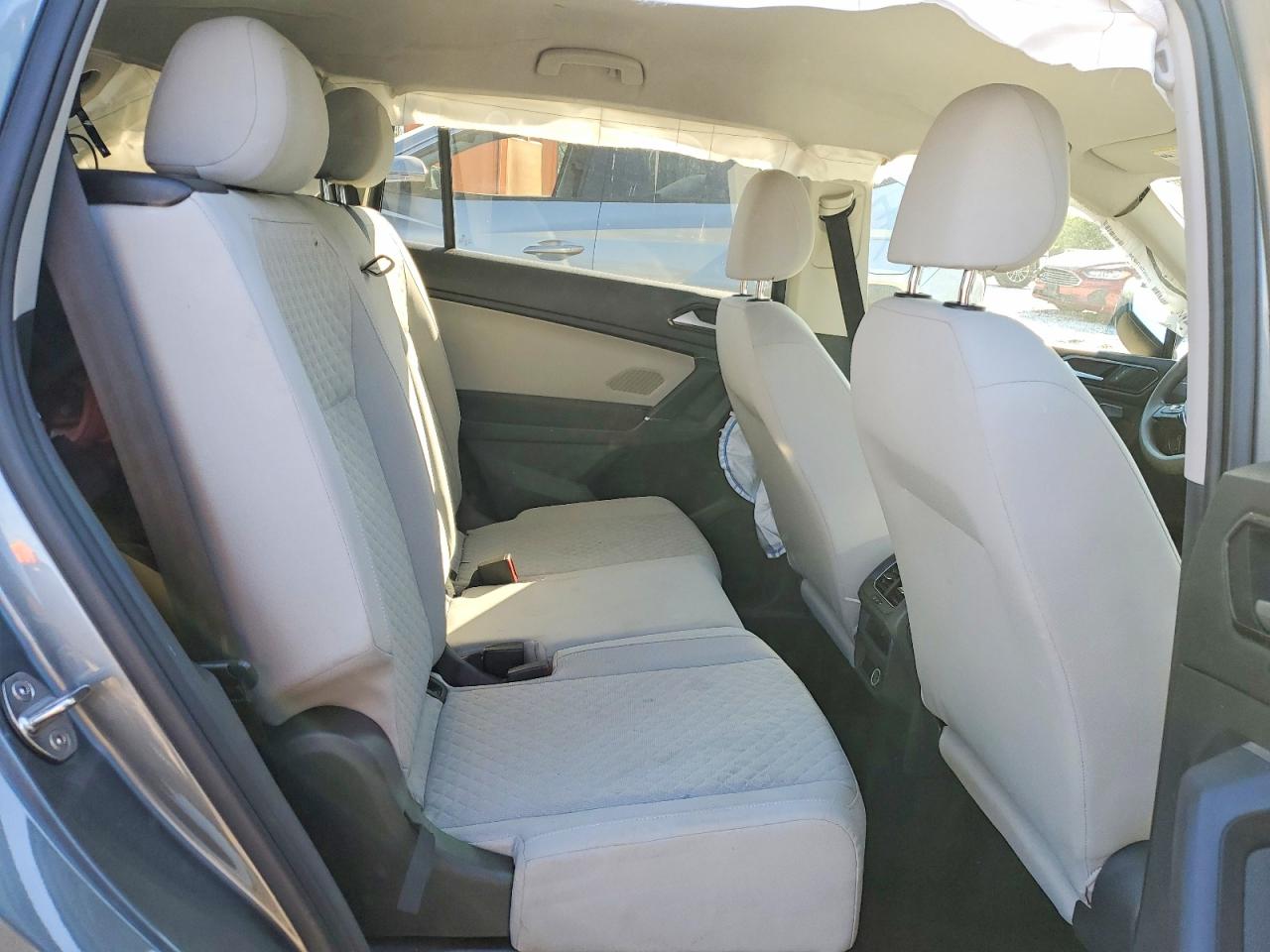 Volkswagen Tiguan S