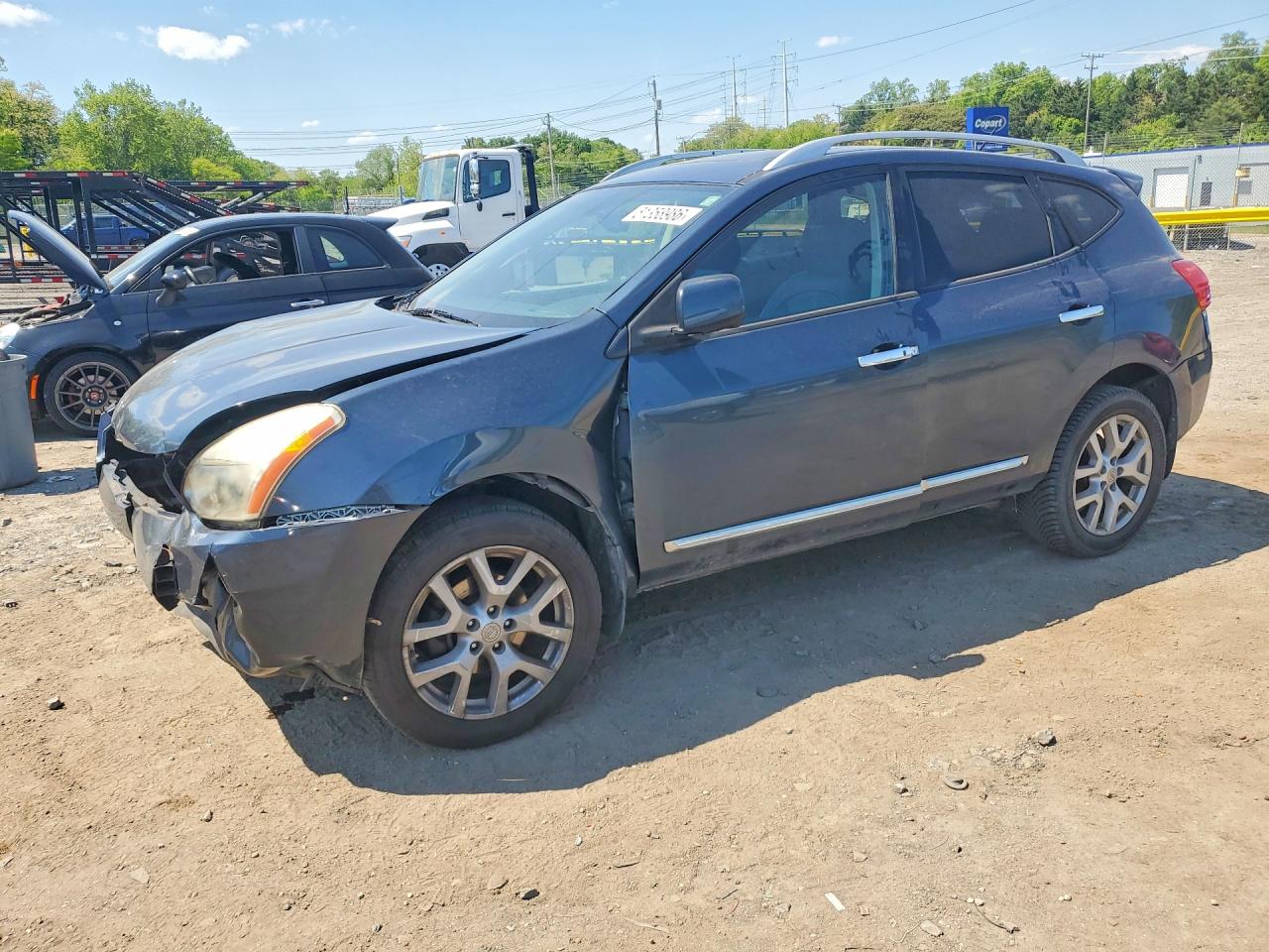 Salvage Nissan Rogue Image