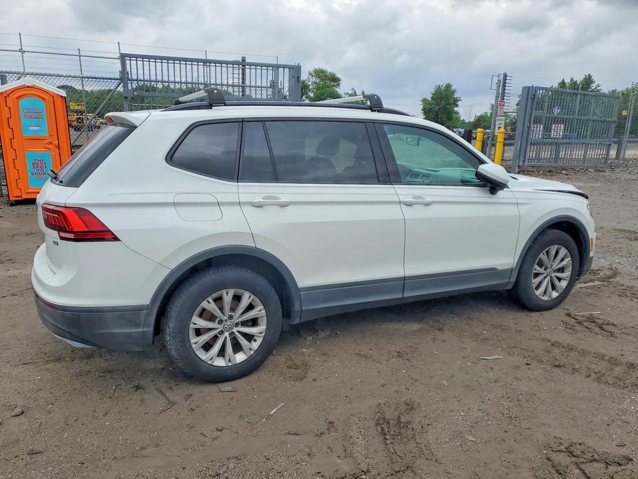 Volkswagen Tiguan S