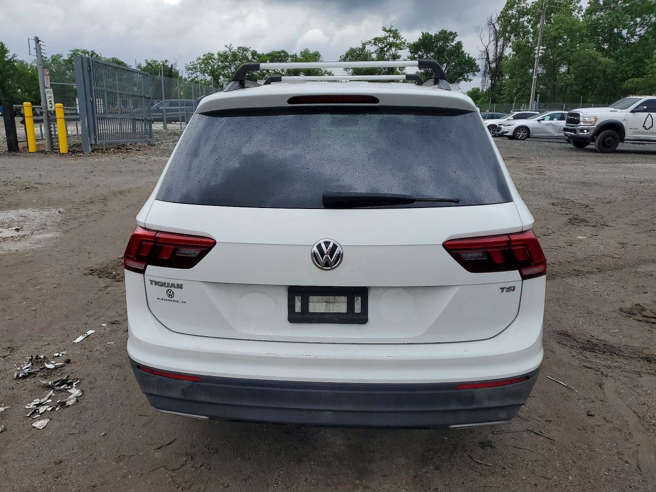 Volkswagen Tiguan S