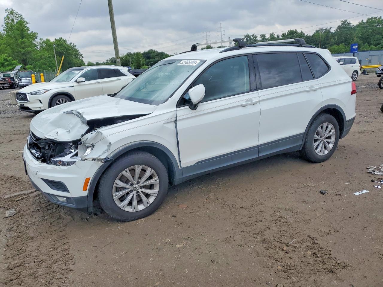 Salvage Volkswagen Tiguan Image