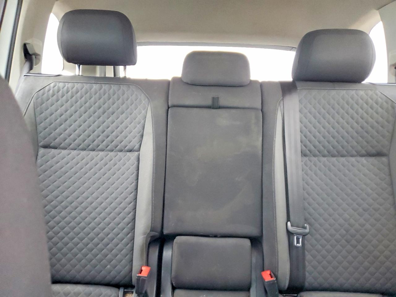 Volkswagen Tiguan S