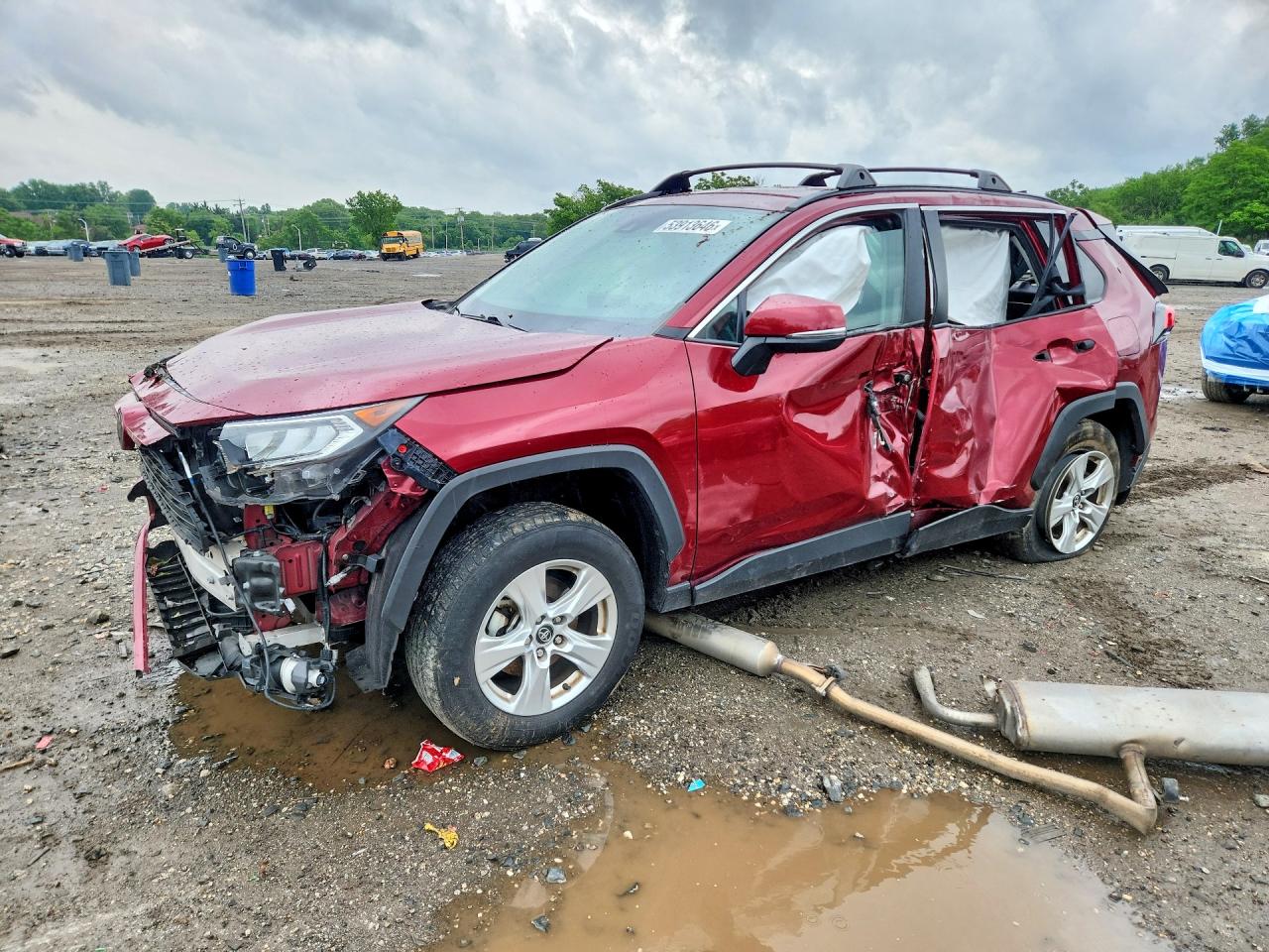 Salvage Toyota RAV4 Image