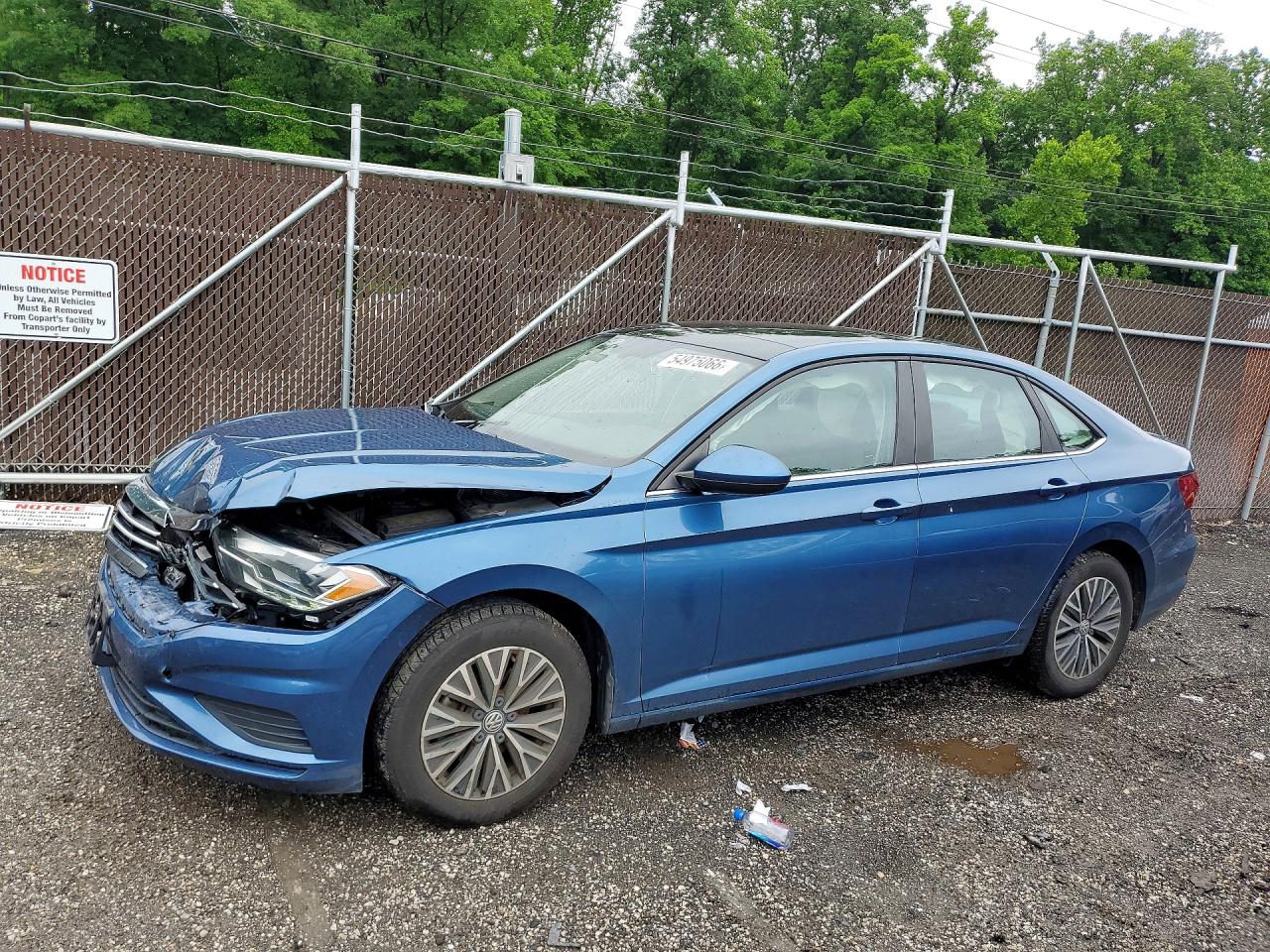 Salvage Volkswagen Jetta Image