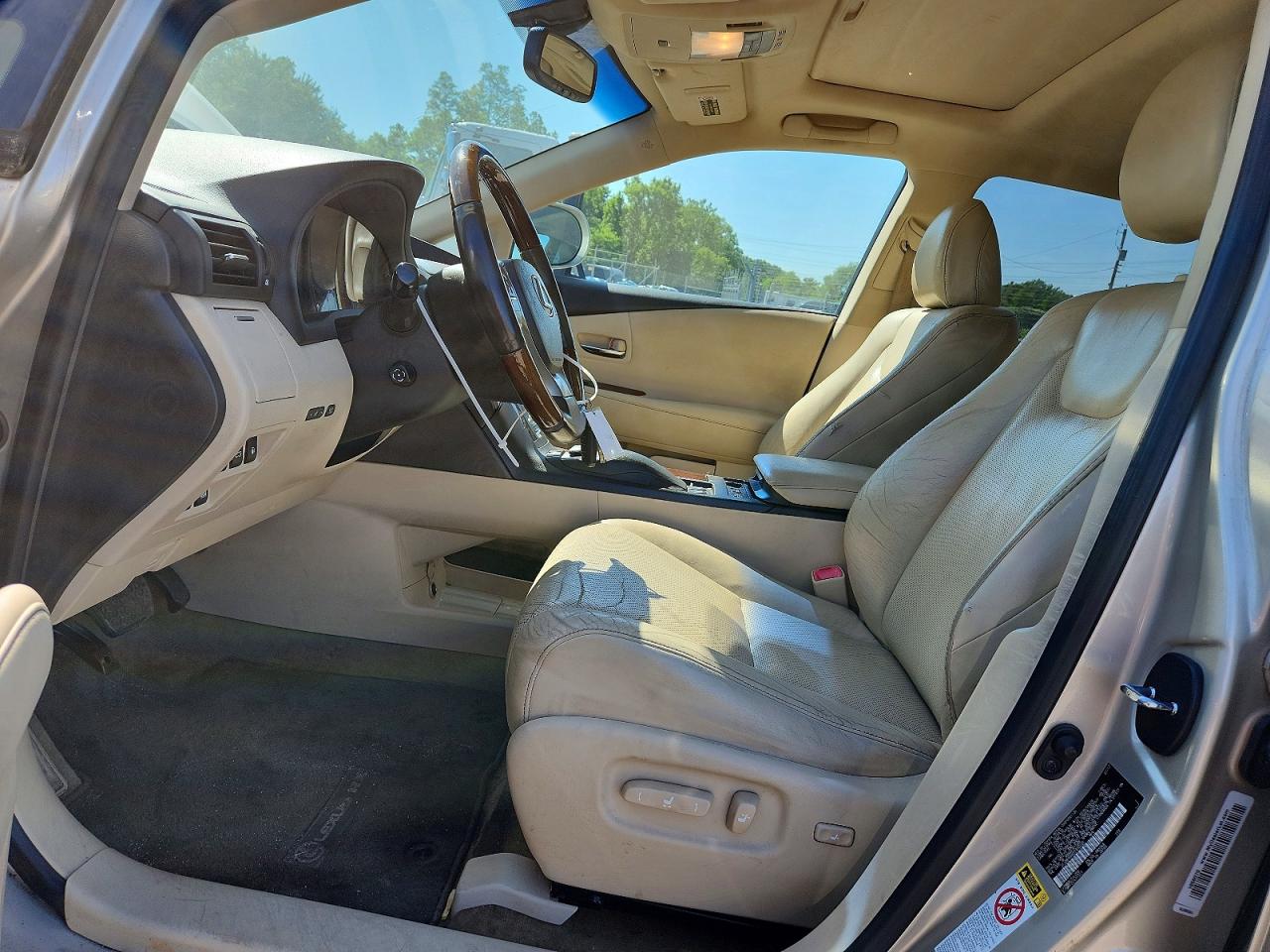 Lexus RX Base