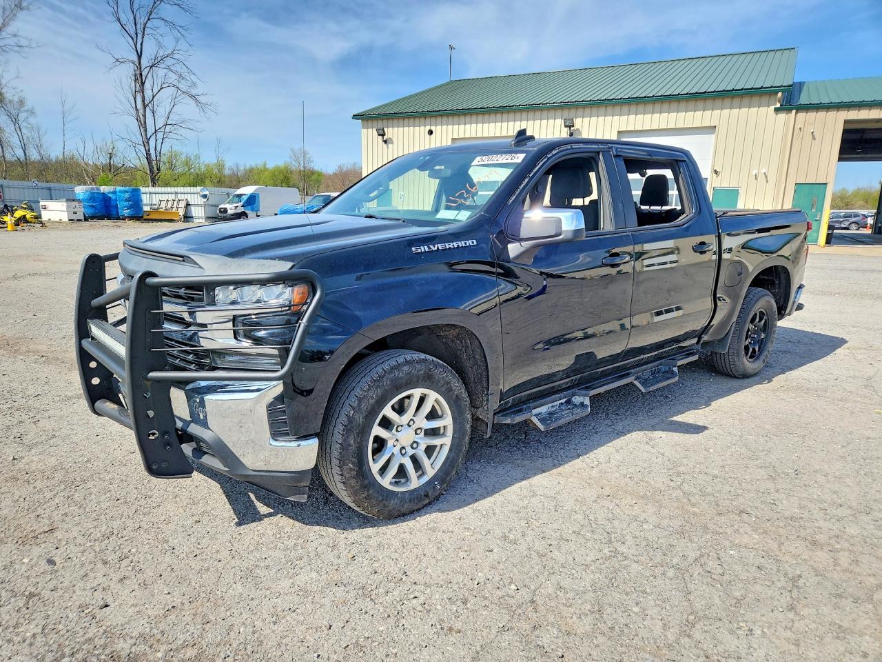 Salvage Chevrolet Silverado Image