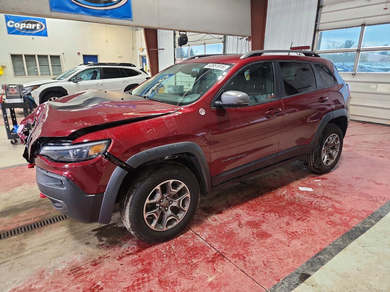 Salvage Jeep Cherokee Image