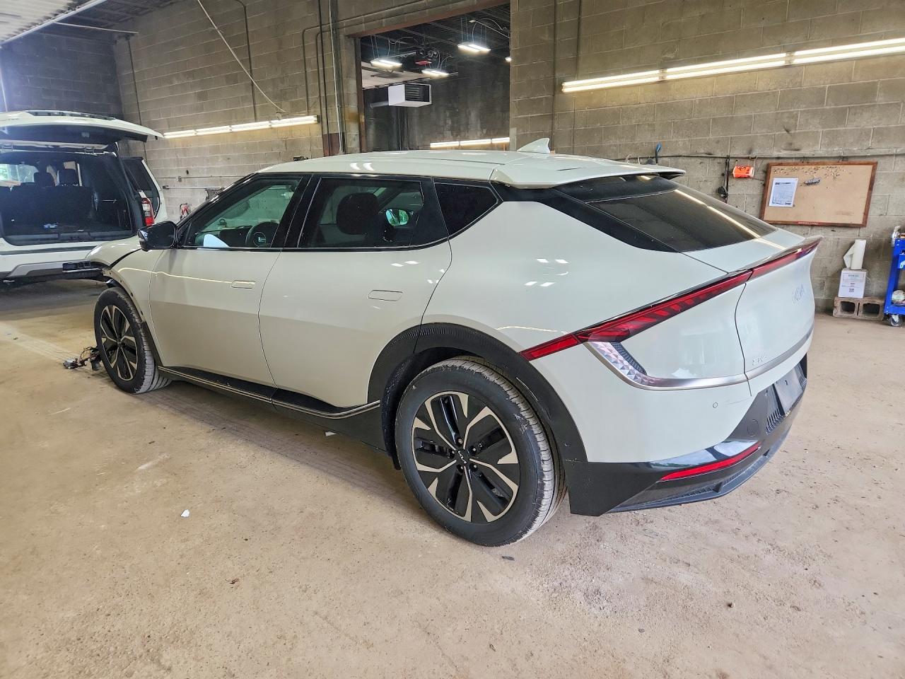 Kia EV6 Wind