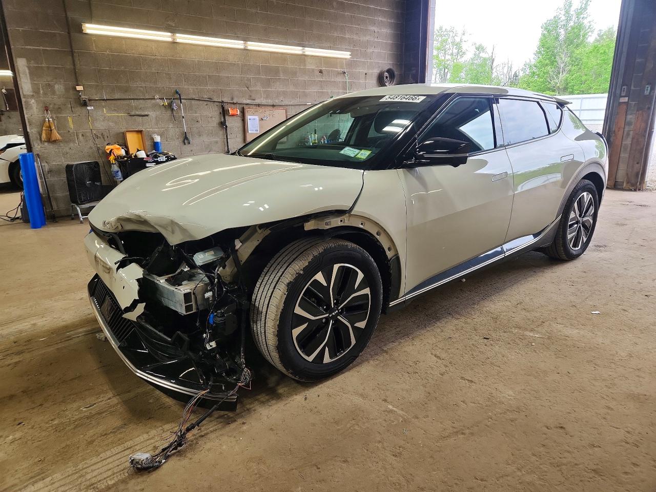 Salvage Kia EV6 Image
