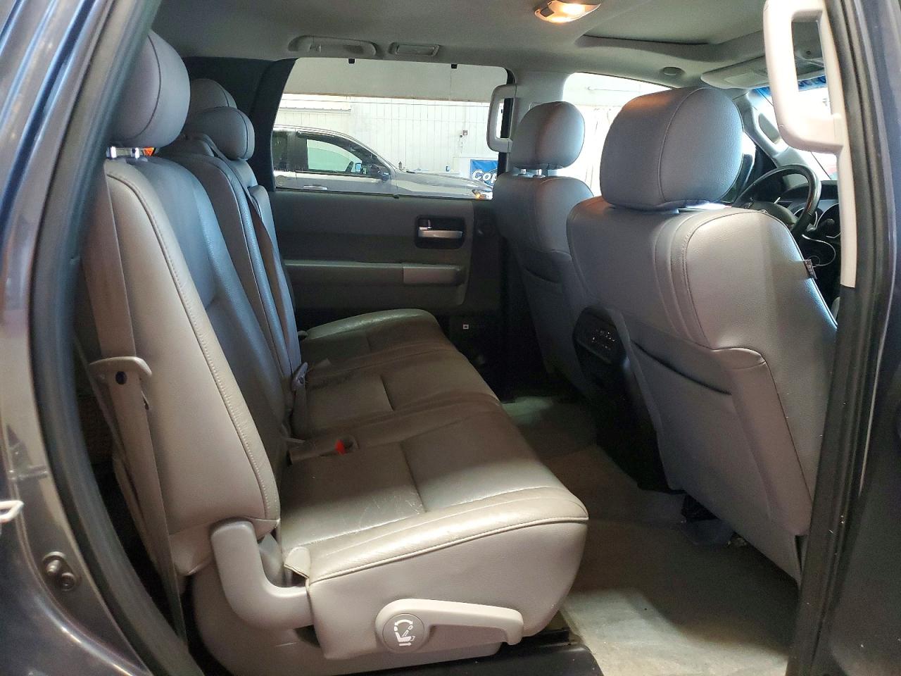 Toyota Sequoia Limited