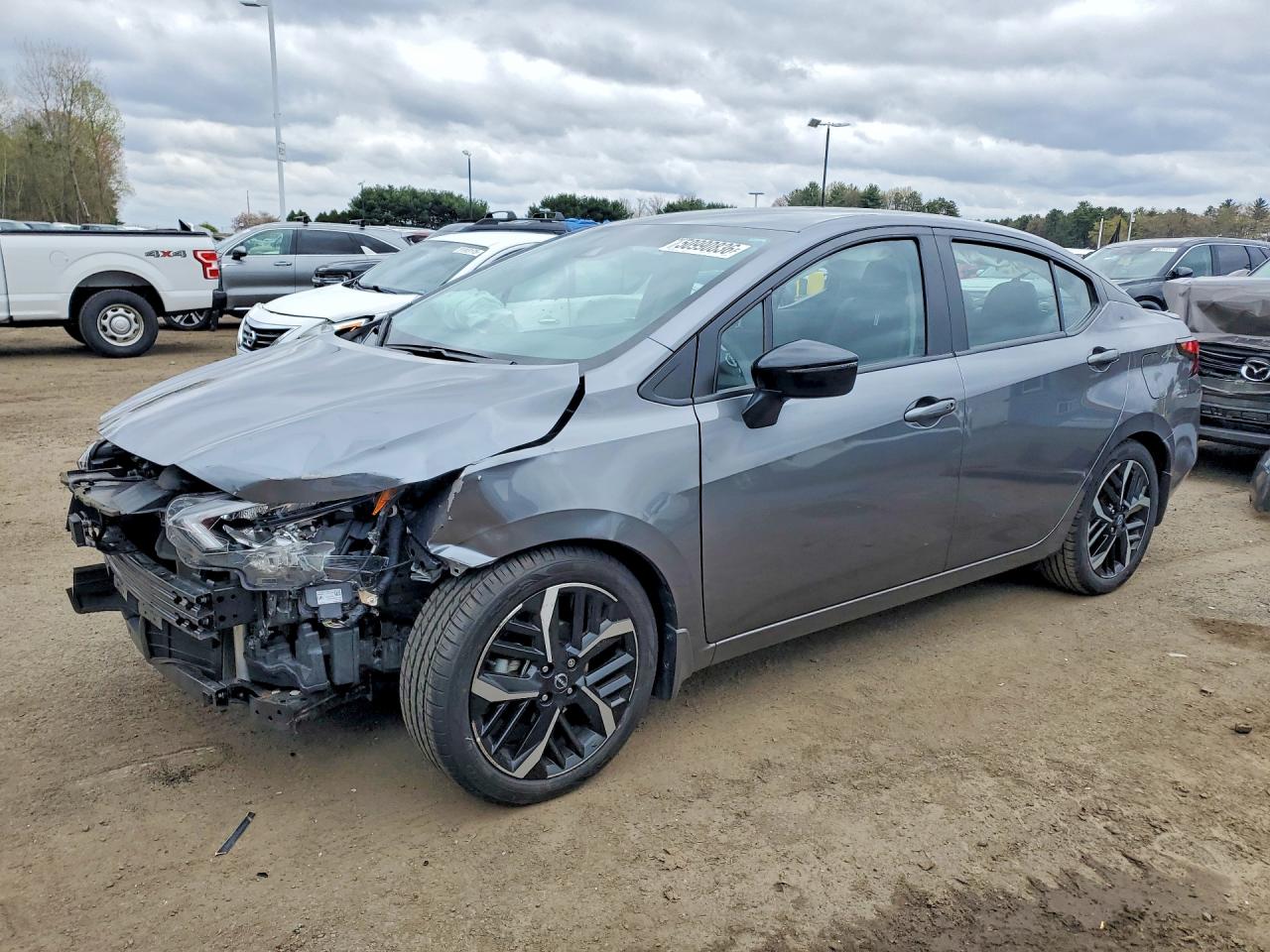 Salvage Nissan Versa Image