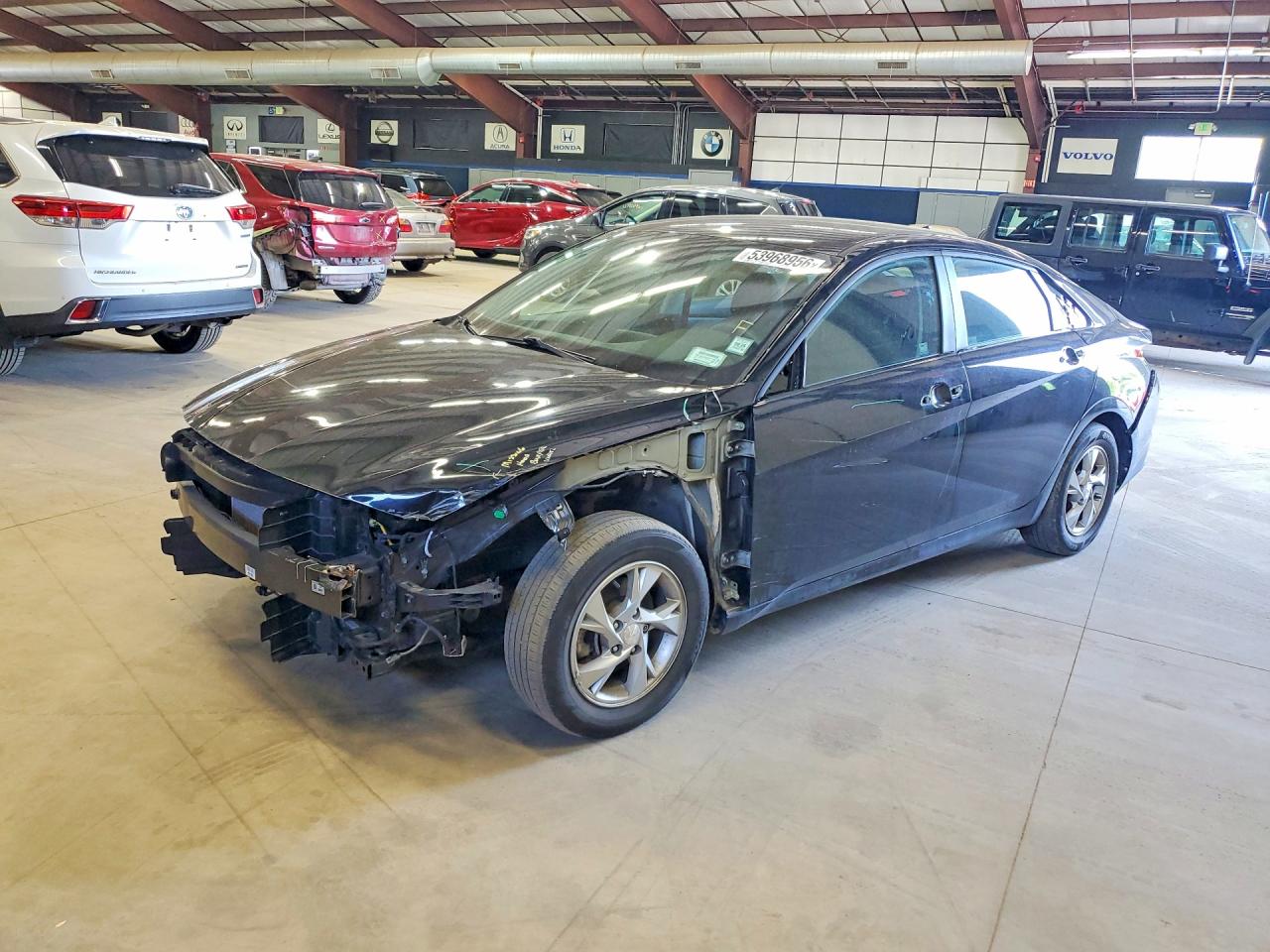 Salvage Hyundai ELANTRA Image