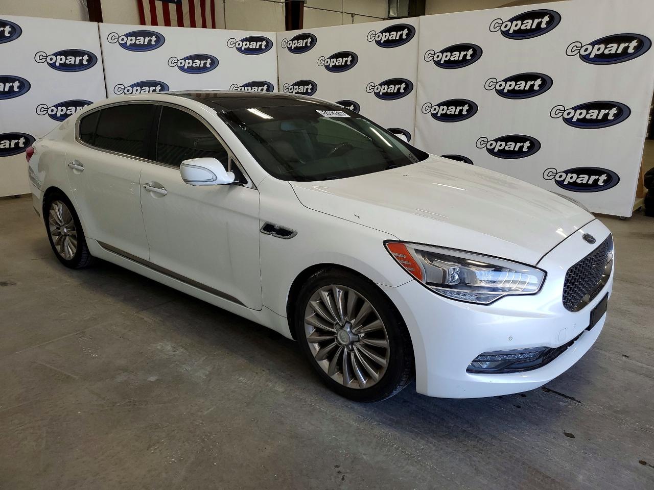 Kia K900 Luxury