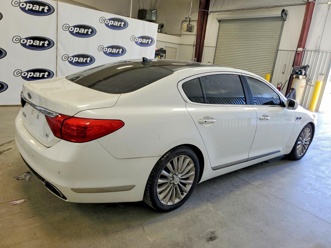 Kia K900 Luxury