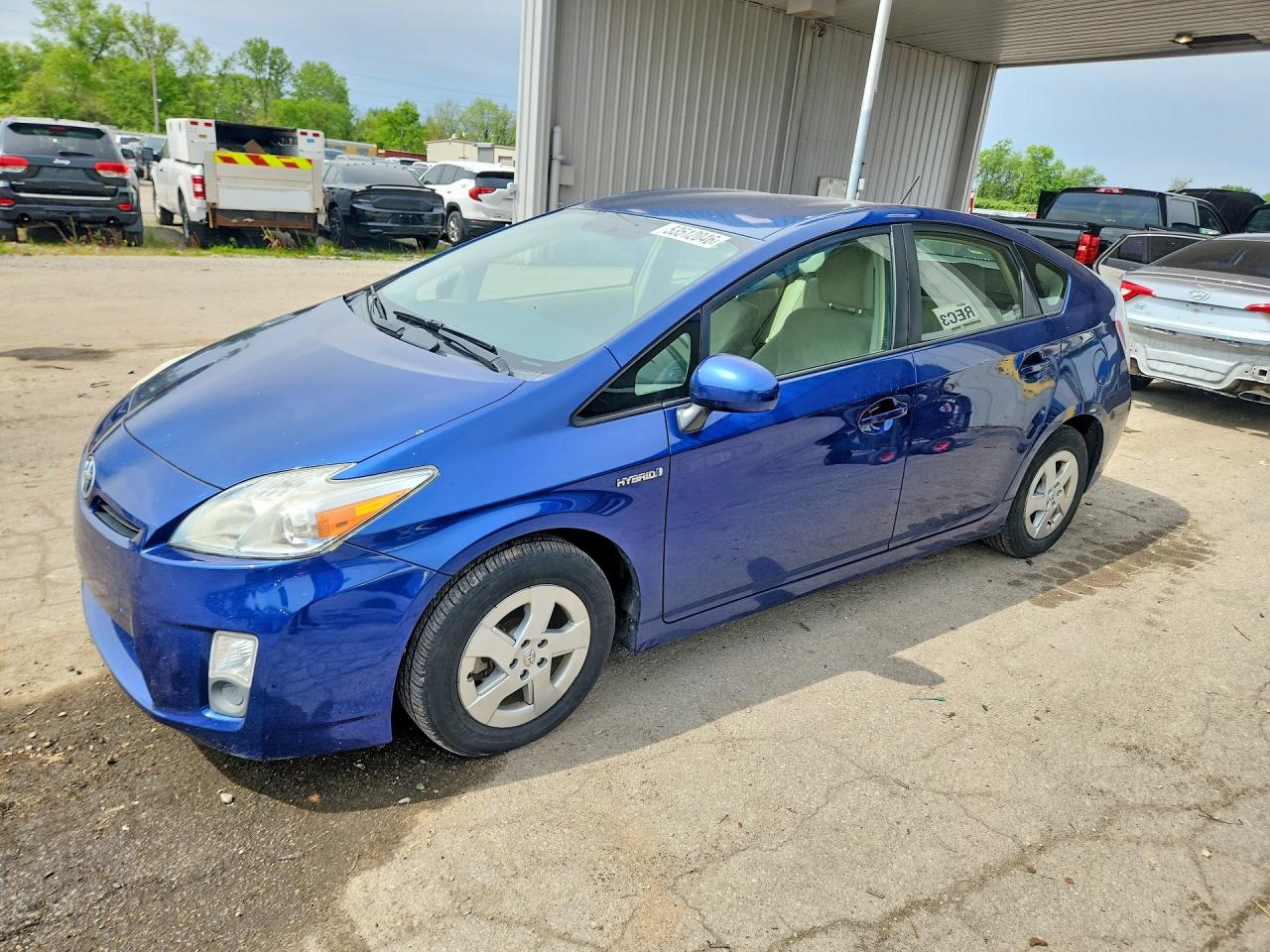 Salvage Toyota Prius Image