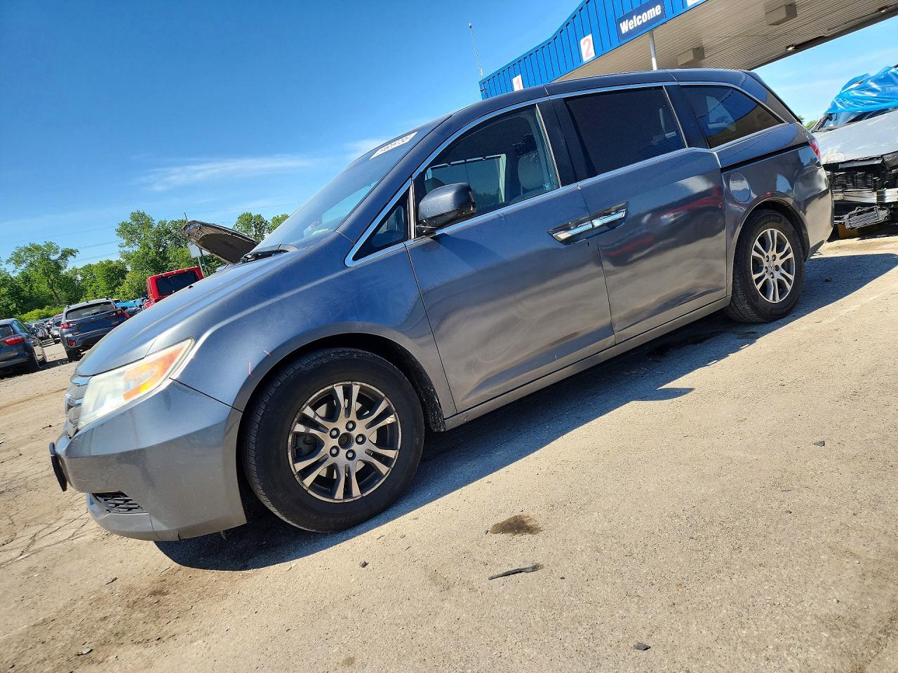 Salvage Honda Odyssey Image