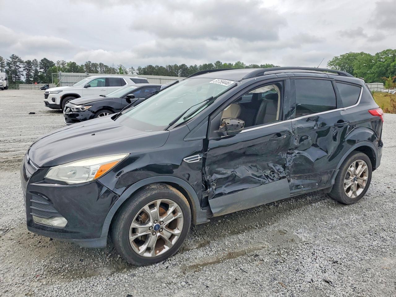Salvage Ford Escape Image