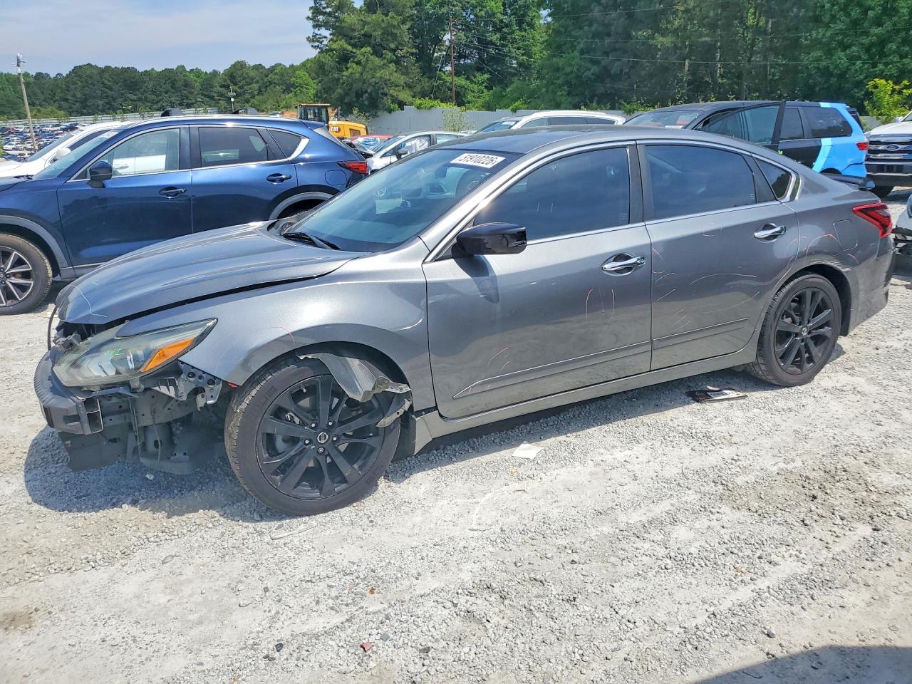 Salvage Nissan Altima Image